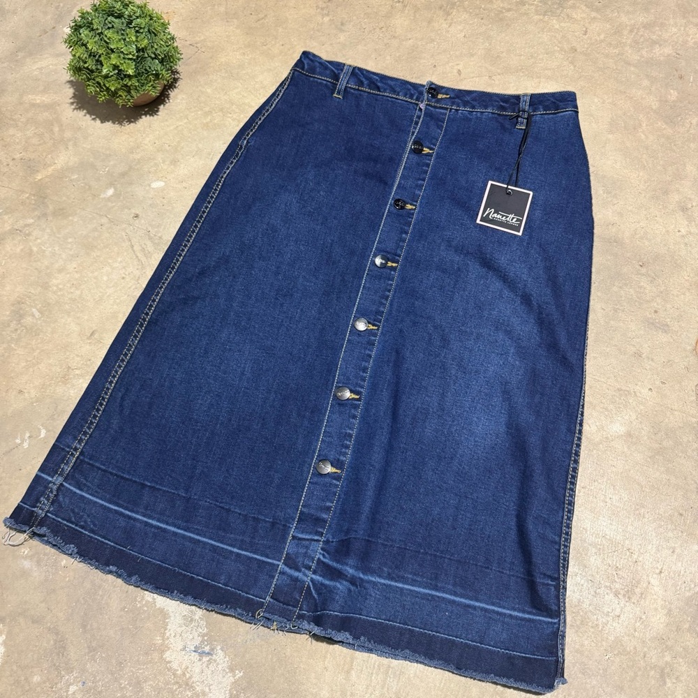 Nanette Lepore NWT Dark Wash Bradford Button Front Skirt Size M Denim‎ Modest